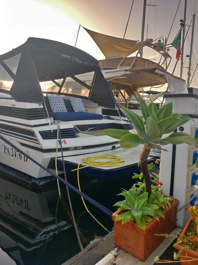 Desire Charming House Boat Hotel Palermo Eksteriør billede